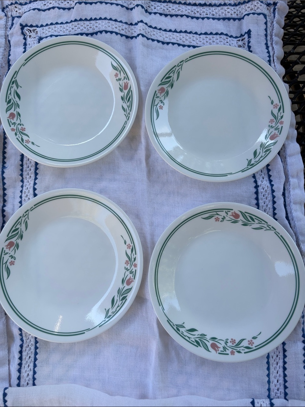 Vintage Corelle by Corningware “Rosemarie” dessert/lunch plates - Set of 4